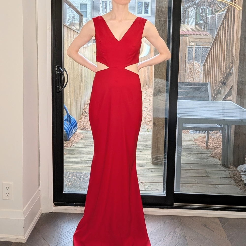 Arti Gogna Kiira Red Floor-Length Ball Gown Size S - Canadian Designer